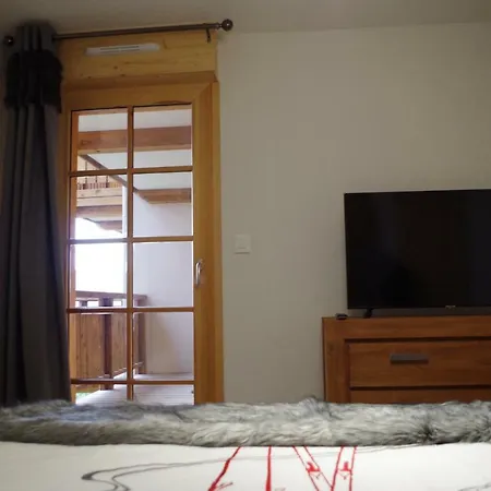 : Le Crystal Apartment